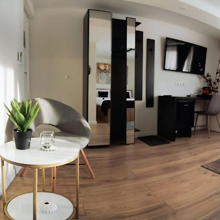 Casa Emilia Hotel Vajdahunyad Szoba fotó